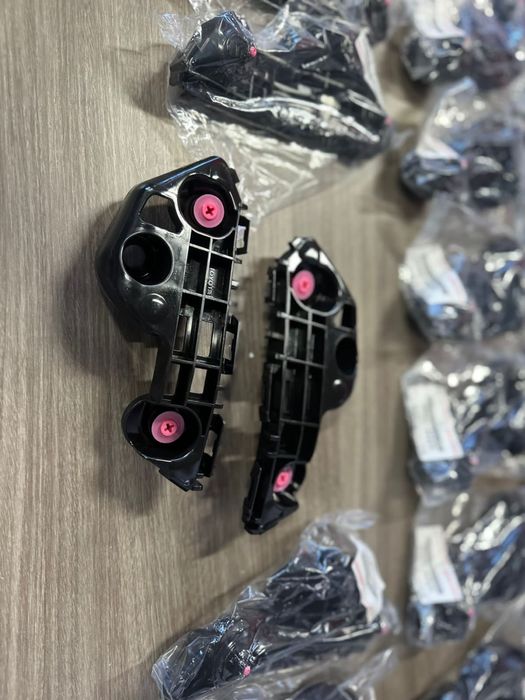 Крепление бампер Toyota Camry 70 orginal