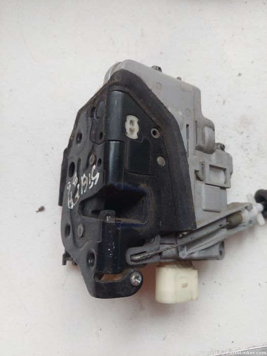 Broasca Usa Stanga Fata Volkswagen Passat 3C2 2005 - 2010 2.0 Bluetdi