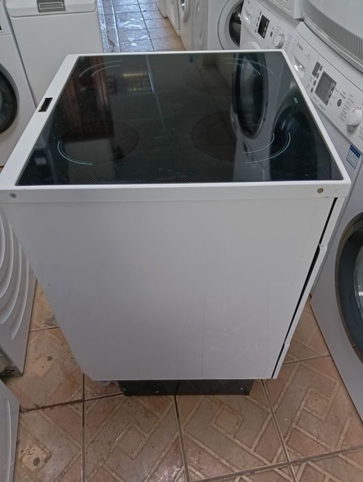 Свободно стояща печка с керамичен плот VOSS  2 години Гаранция!