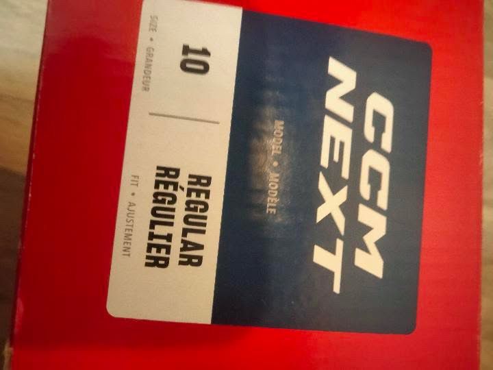 Продам КОНЬКИ новые