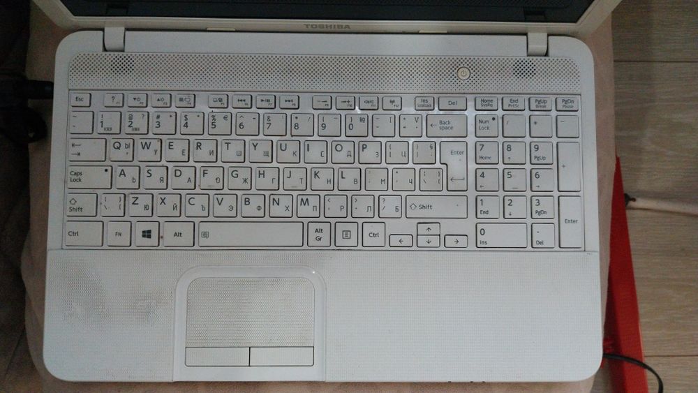 Toshiba лаптоп 15 inch