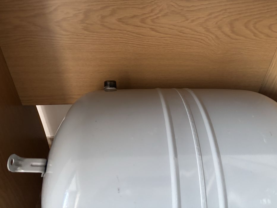 Расширительный бачок печки