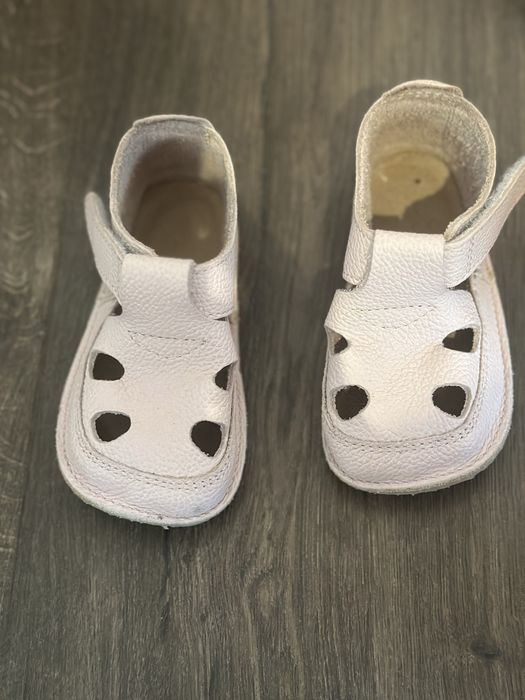 Sandale bej  pentru fetite