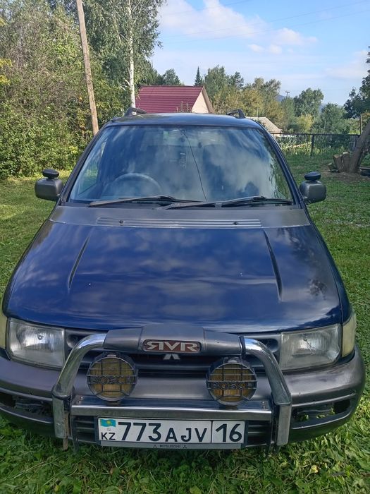 Продам машину Mitsubishi RVR