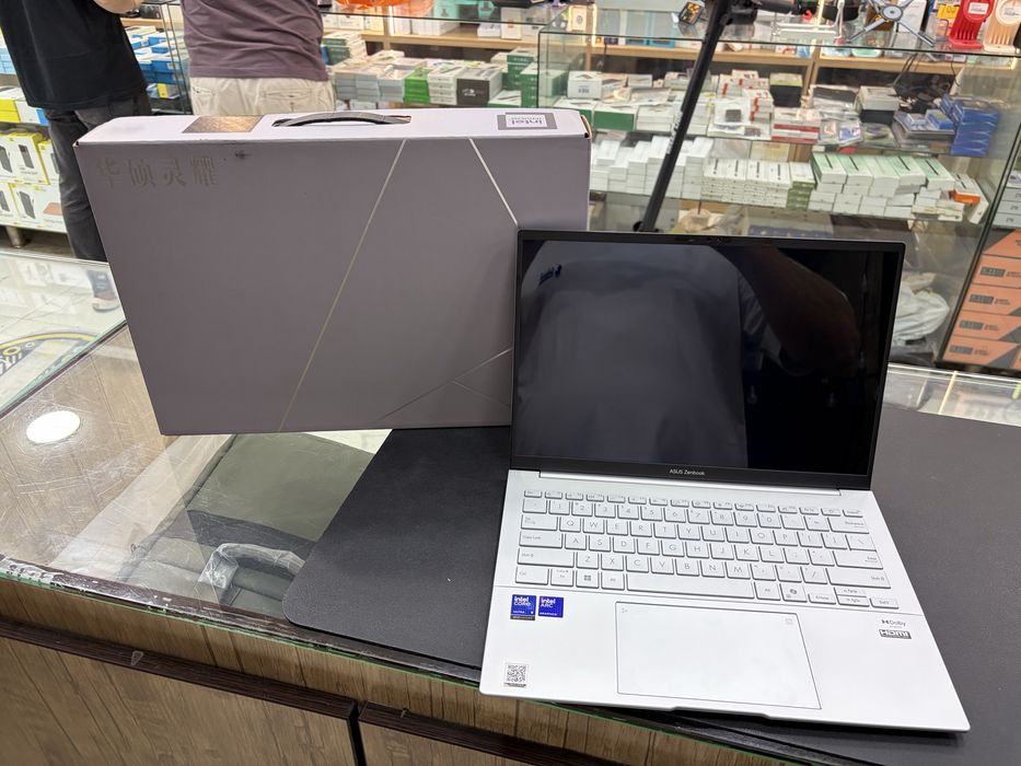 Asus ZenBook 14 oled