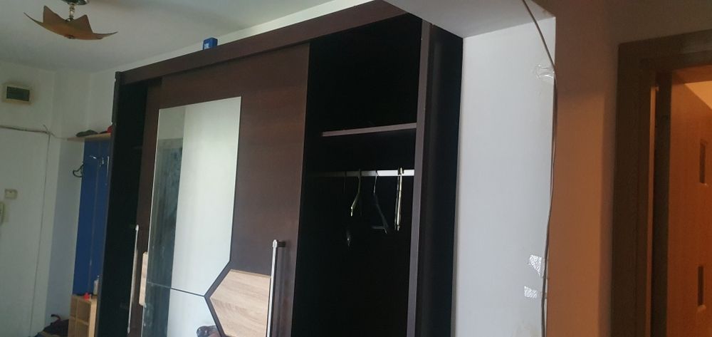 Vând seturi complete mobilier ,, unele deteriorate mai mult ,, altele în stare bună și f buna
