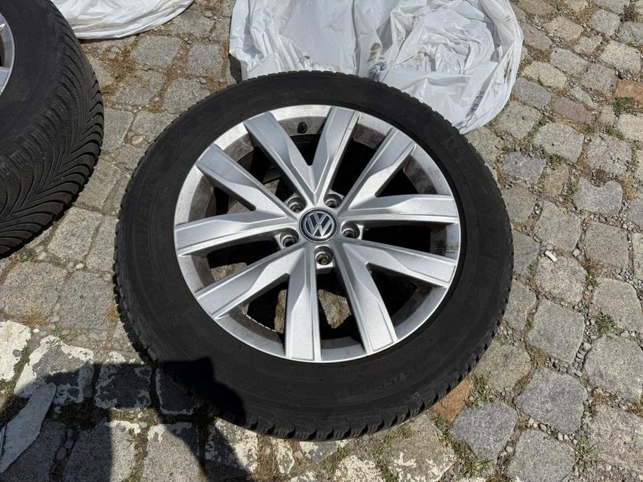 4бр. комплект джанти със зимни гуми Michelin 215/55/17 и джанти 7J/17H2 ET38 5x112