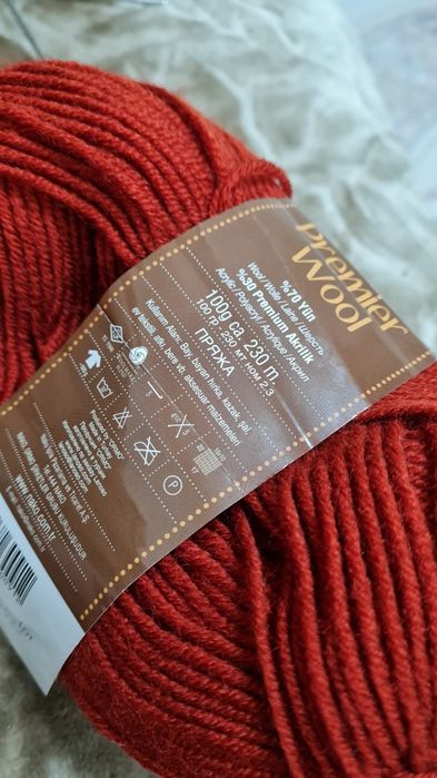 Шапка ручной вязки на зиму