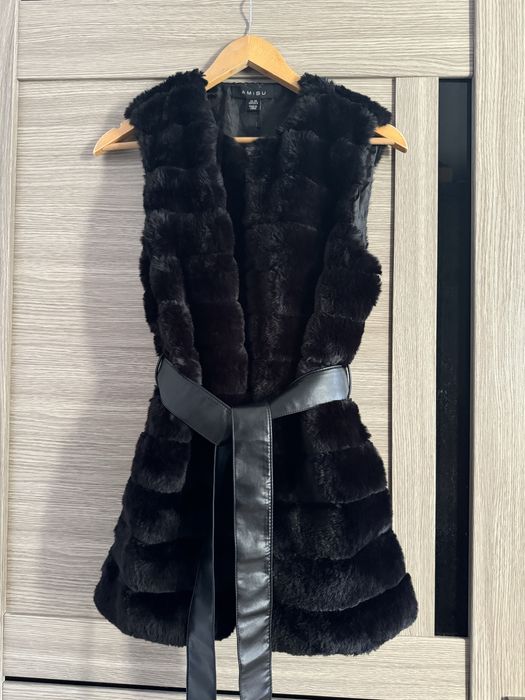 Продам Меховую жилетку