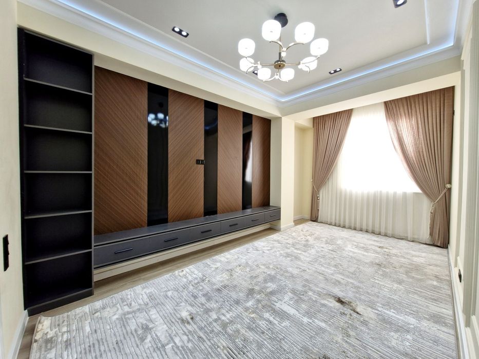 3 комнатная квартира без глухих комнат в Новостройке Вокзал