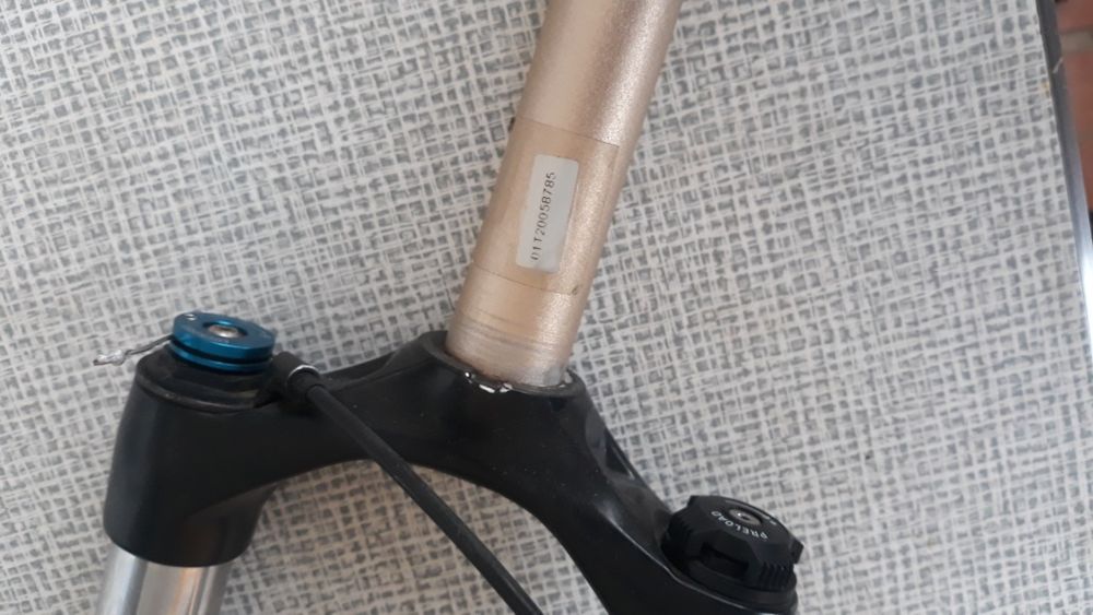 Продам срочно добротную вилку для велосипеда