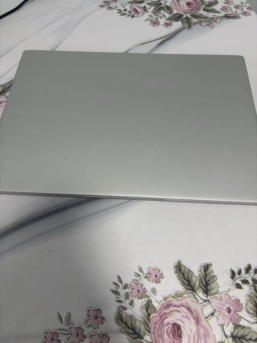 ASUS Vivobook s16
