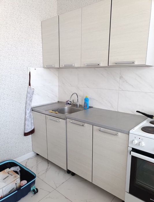 Плита, кухонный гарнитур