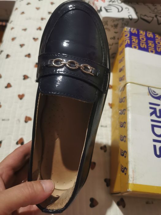 Продам детские туфли