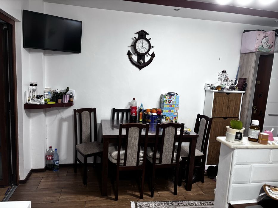 Set masa cu 4 scaune !