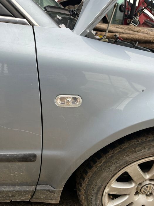 Aripa Fata Dreapta Volkswagen Passat B5 1996-2000 3B0821106C