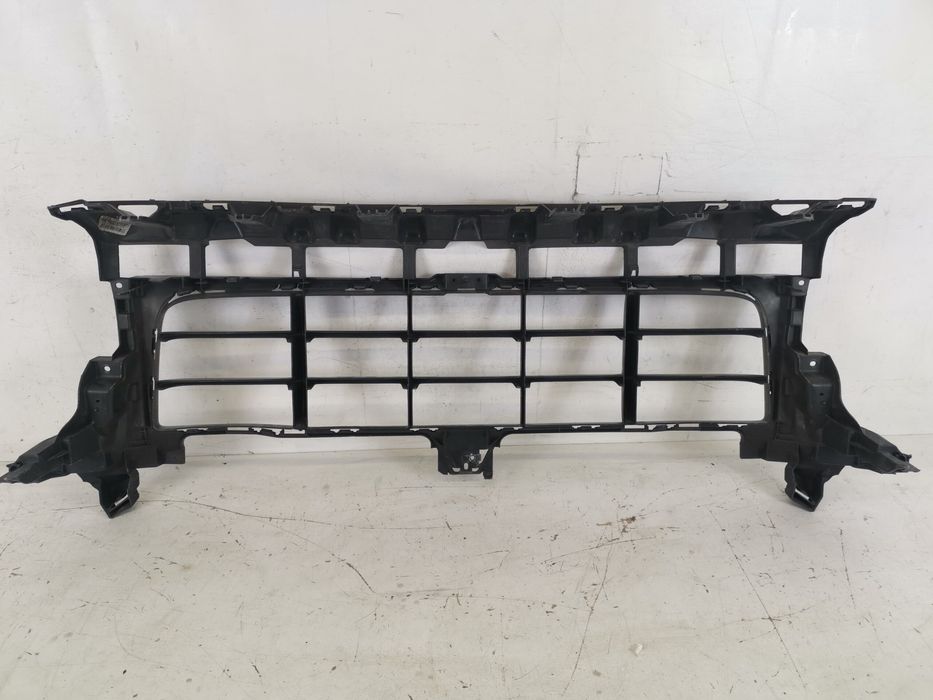 Порше Каен / Porsche Cayenne Оригинална предна решетка за радиатор в д