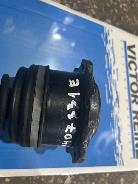 Продам привод взборе от vw Golf оригинал.