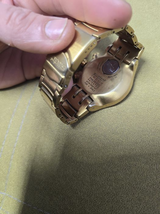 Swatch golden chest