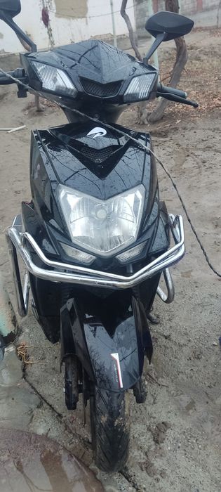 Skuter sotiladi 3milyon 200