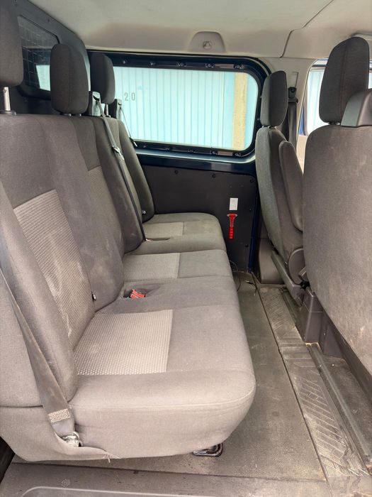 Camioneta 6 locuri Ford Transit Custom