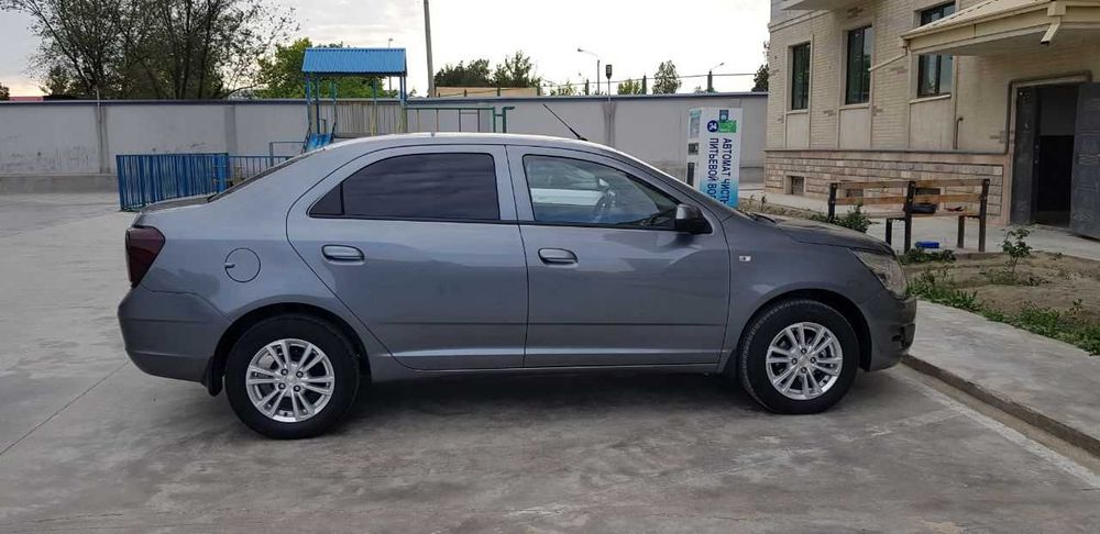 Chevrolet Cobalt 2024 — 4