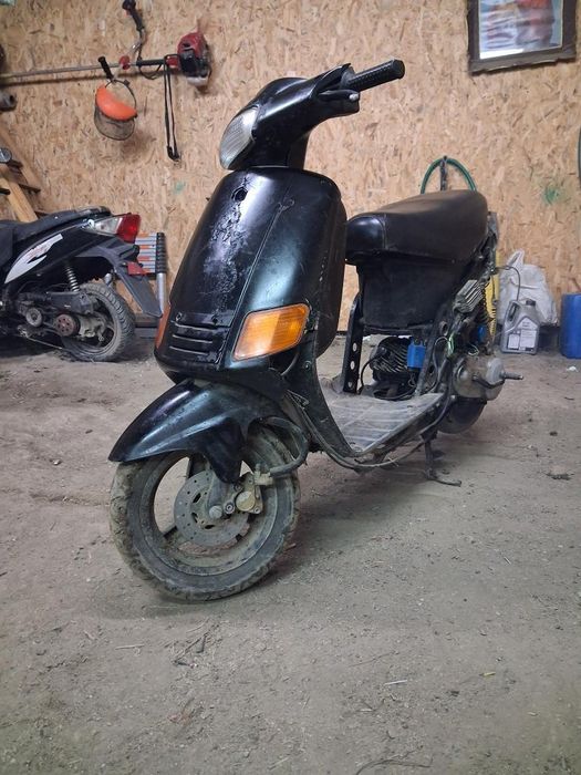 Salut am si eu un piagio zip   de 49