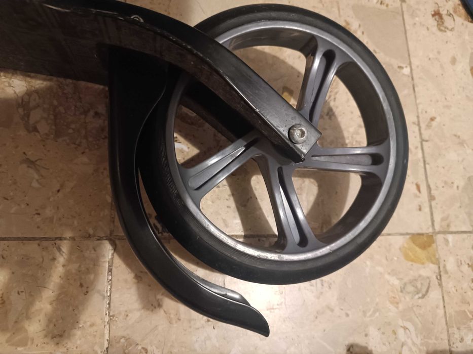 Trotinetă neelectrică pliabilă cu roți mari (Model Olmo Cup S) – Stare foarte bună