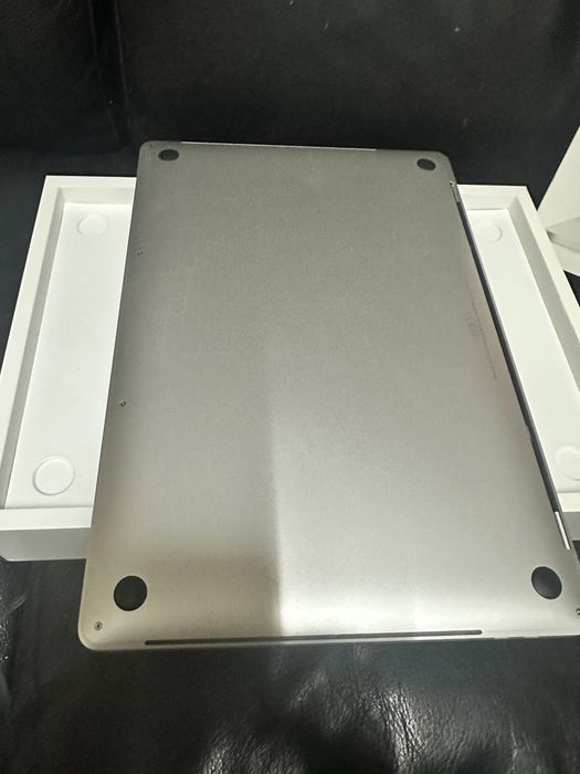 Vand Schimb Macbook Pro 16 32 Gb Ram 1 Tb SSD 4GB Video Cutie completa