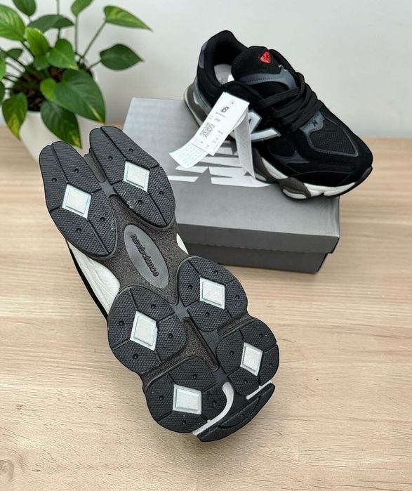 New Balance black colet cu VERIFICARE
