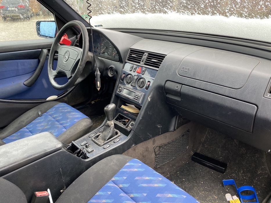 Mercedes C200 W202 на части