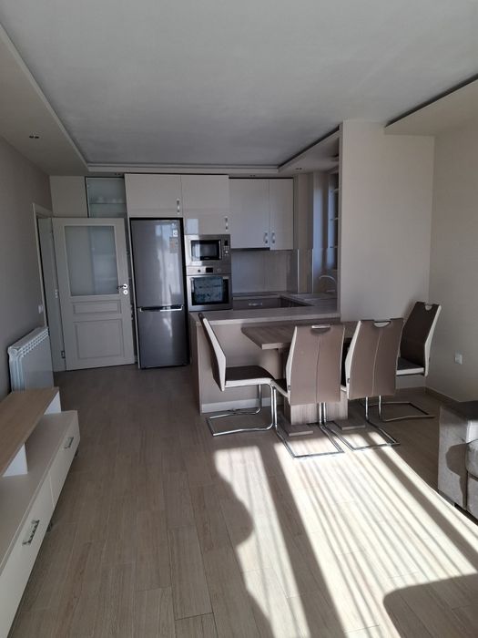 Дава се под наем Тристаен апартамент в Казанлък - 80 кв.м за 398.82 € - Снимка #3