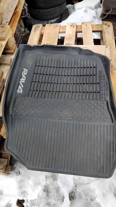 Полики на Тойота Раф4