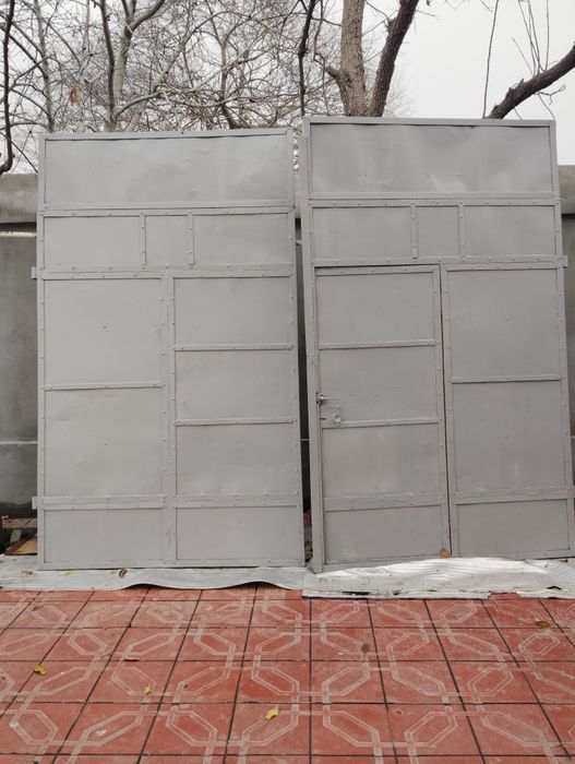 Темир дарвоза сотилади