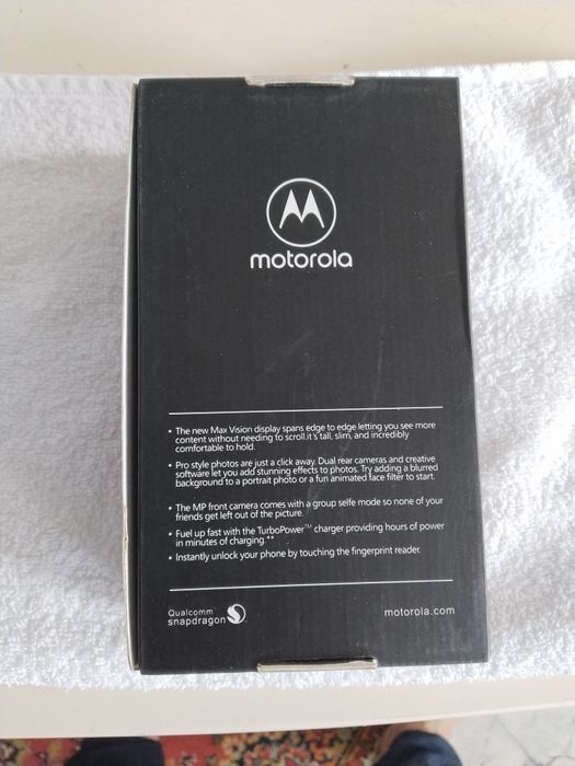 Срочно продам новый смартфон Motorola.