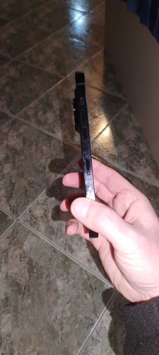 Продавам Iphone 14 pro