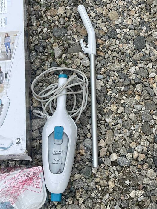 Mop cu aburi BLACK+DECKER multifuncțional 1300W, pentru casa