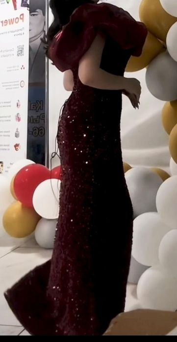 Платье красивая  .