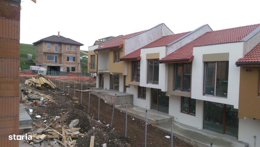 Apartament 3 dormitoare, pod mansardabil, gradina, loc parcare