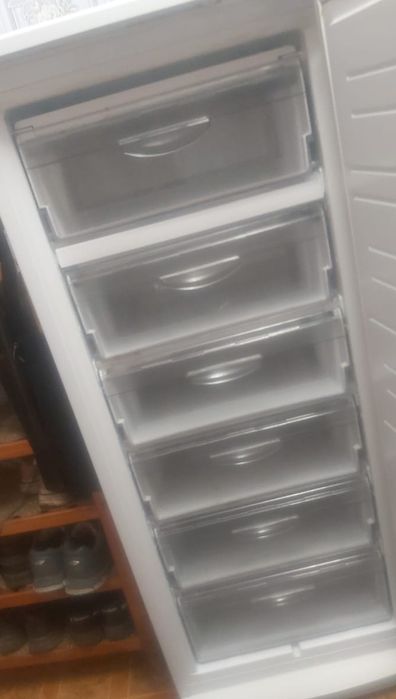 Продам морозильную камеру