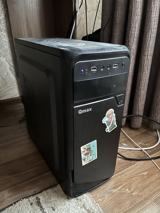 Продается , компьютерный стол и с компьютером