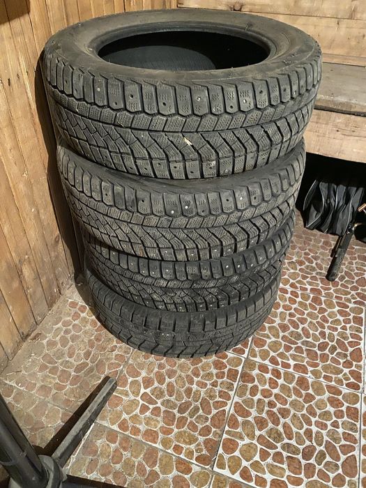 Зимние шины 205/60/16