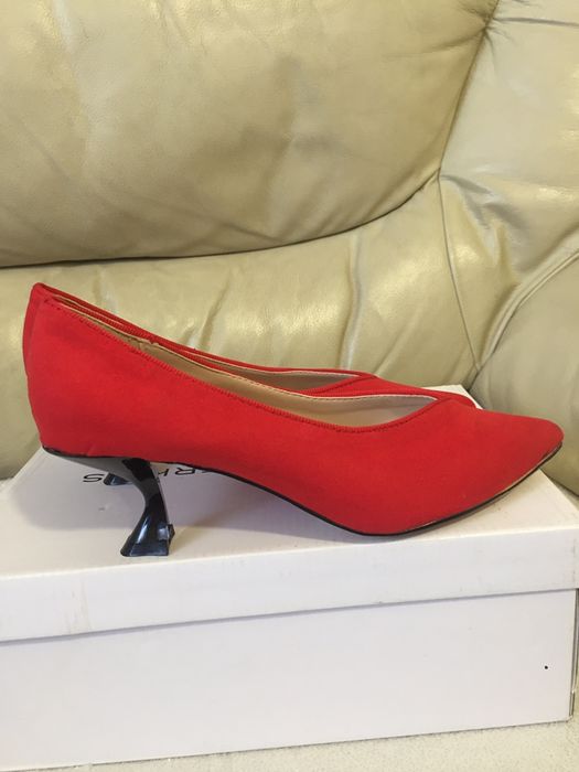 Дамски обувки на ток