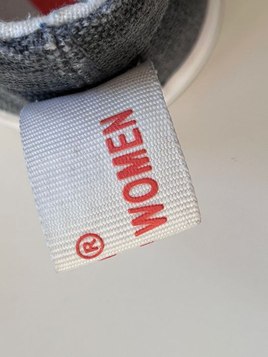 Нови спортни обувки/гуменки 39номер