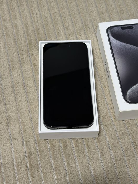 Iphone 15 pro black titaniu