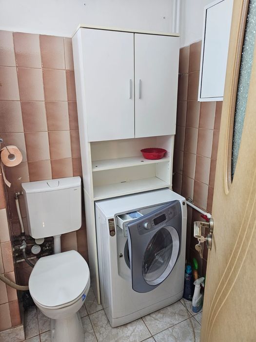 Închiriez garsoniera