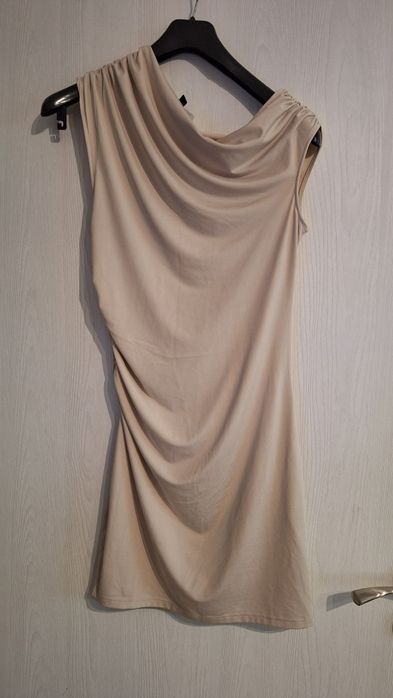 Продавам рокли H&M