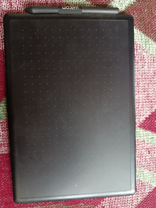 Графичен таблет One by Wacom (Small) – Перфектен за рисуване и обучени