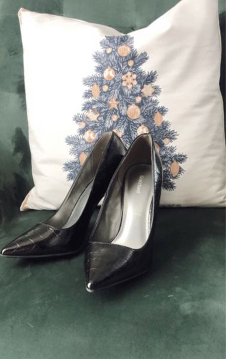 Pantofi negrii cu toc