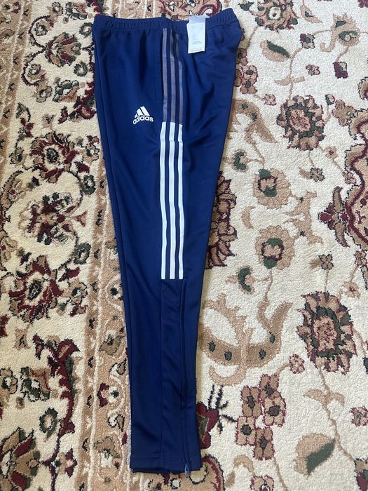 Продам Адидас трико